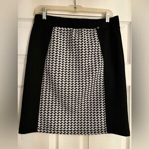 Fig and Blu Check Stretch Short Skirt. Sz Large.NEW.